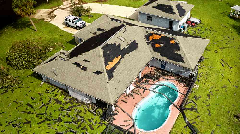 hurricane-destroyed-house-roof-in-florida